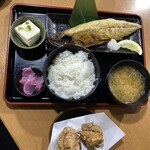 牡蠣小屋 水道橋 - 焼き魚定食 唐揚げ
