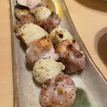 旬の味 喜桜 - 鶏とニンニクの串焼き