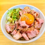 鶏そば なる川 - レアチャーシュー丼