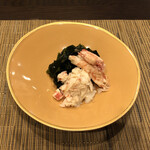 すし処 なかみぞ - 料理写真:1．毛蟹のむき身と三陸ワカメ