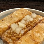 七席中華 コバコ - 今日は粒マスタードと大根のピクルスが乗ってた