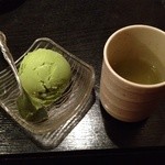 焼き肉膳 らく - 食後のさっぱりした抹茶アイスのデザート(*^^*)
