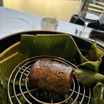 Unito - チミチュリでマリネした松野さんの鹿サーロイン　バナナの葉の香り