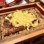 富松うなぎ屋 - セイロむし（うなぎ半身・4切れに錦糸卵）