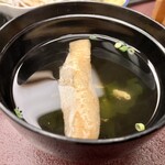 富松うなぎ屋 - 肝吸い（揚げしかみえない…w）