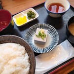 玉の助 - 卵かけ定食大+黒豆とうふ♪