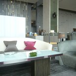 LOUNGE PLUS - 店内