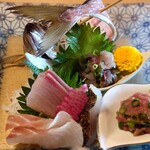 食べるお宿 浜の湯 - 刺し身は鯵のタタキ他