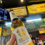 タイ屋台 999 - タイビール（シンハー）