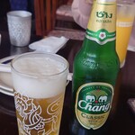 ベンジャロン - 私はチャーンビール、友達はカクテルで乾杯♪