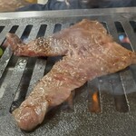 スタミナ苑 - 隠し包丁で柔らかい食感