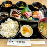 魚坐 三宮海鮮酒場 - 造り定食 780円