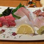 海鮮酒房 川 - 刺盛り５種1600円