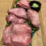 焼肉一心たん助 旦 - 