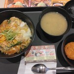 松のや - 朝玉子丼290円、クーポンでコロッケ80円が無料(2024.3.18)