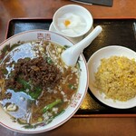 Touka Mura - 台湾ラーメン+炒飯　800円