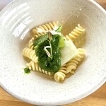 nook - 九条ネギ＆マカロニのパセリソースがけ