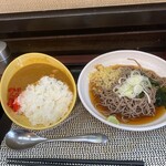 清水や - カレーがなかなかの出来。お蕎麦もだれてないから好きですな。