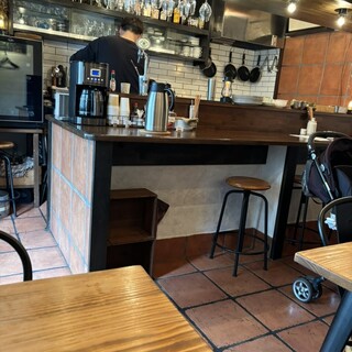 スリーストーリーズバル_2