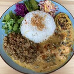 ゴロンドリーナ - 本日のカレー２種（ラムダモンキーマ・バターシュリンプ）
