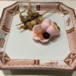 CRAFEAT - ホタルイカと分葱の串揚げと甘エビとクリームチーズの最中