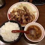 一楽 - とんてき定食（1,550円＋税）