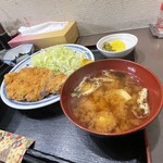 和 - 豆腐とわかめの味噌汁もホッとします