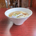 王家飯店 - 【2024.4.8(月)】ラーメンセット（ワンタンメン＋餃子3個）980円のワンタンメン