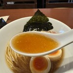 酒肴場 屯 - ほろ苦ビターな煮干しの旨みと津軽醤油のコク