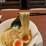 酒肴場 屯 - 三河屋製麺のツルパツ細ストレート麺