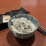 酒肴場 屯 - 釜揚げしらす