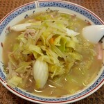 花びし - ちゃんぽん　和風のようなちょっと甘さがあるスープこれは病みつきになる、美味しいです。