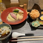 入鹿TOKYO - 特製ポルチーニ醤油つけ麺大盛り、家宝かき揚げ、おぼろ昆布、抹茶塩、牡蠣オイル