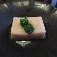 土佐料理 祢保希 銀座店 - 先付：小鉢（桜豆腐）