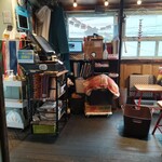 241934053 - 店の中は結構広い。タイモチーフの装飾がそこら中にあり、雰囲気たっぷり。