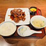 杏仁坊 - 若鶏と野菜の黒酢あんかけ