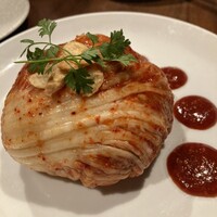 韓国料理 先斗町 李南河　 - ポッサムキムチ　果物(リンゴ)と刺身　◎  めちゃうま