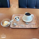 homu - ドリンク写真:コーヒー４００円〜

ミニデザートは定食にサービスでついてます