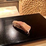 すし 良月 - 軽く炙ってます