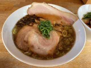 Reel Cafe - 平日限定　豚煮干ラーメン