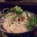 縁家 - 2014.2. もつ鍋だし醤油（\880） 一人前でも大盛り♪