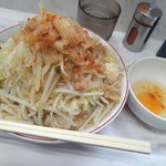 らーめん 虎丸 - ミニらーめん(野菜・ニンニク・アブラ)➕生卵が好き(⁠ ⁠˘⁠ ⁠³⁠˘⁠)⁠♥