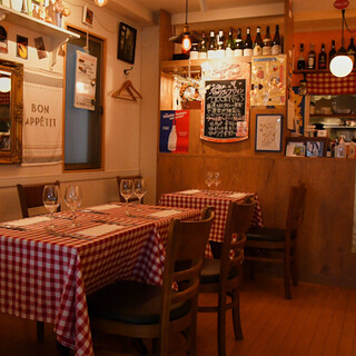 Recommended for everyday use as well ◆ A hideaway space with a French Bistro feel