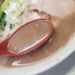 うまいヨゆうちゃんラーメン - どっ豚骨のスープはサラリと臭み無く(^^)d