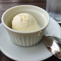 トラットリア グランボッカ - アイスクリームに見えるけれど、ホイップバター