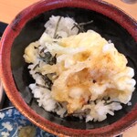 麺屋 鶏ノ湯 - ふわとろで黄身が流れ出す！卵天丼！