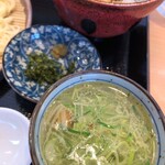 麺屋 鶏ノ湯 - スープの鶏出汁が濃い！小皿の味変用の柚子胡椒とバラ海苔が旨い！
