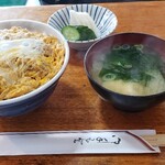 花とく - かつ丼定食　800円(味噌汁・おしんこ)