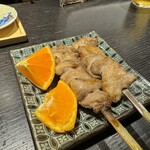 焼鳥 佐田十郎 囲ム - みかんを絞って