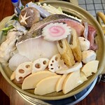 丸千葉 - 寄せ鍋 3,000円。